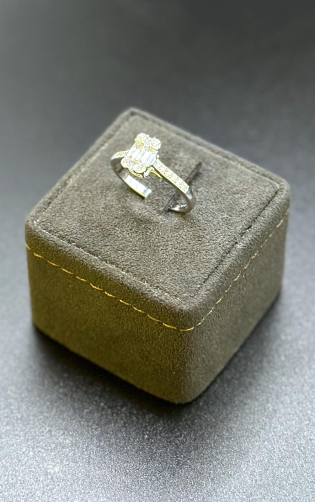 Anello Rettangolare pavé