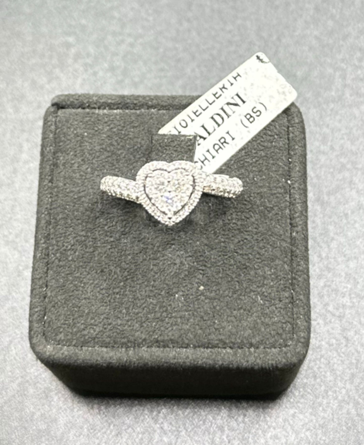 Anello cuore con pavé effetto Magic