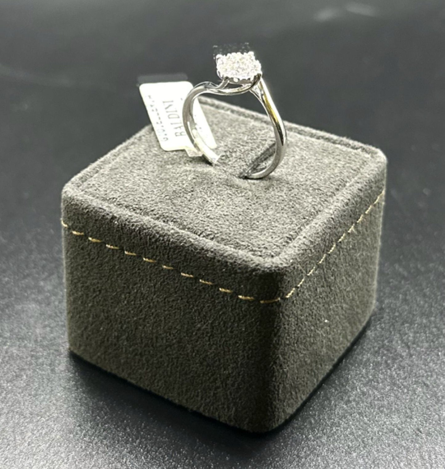 Anello valentine effetto magic