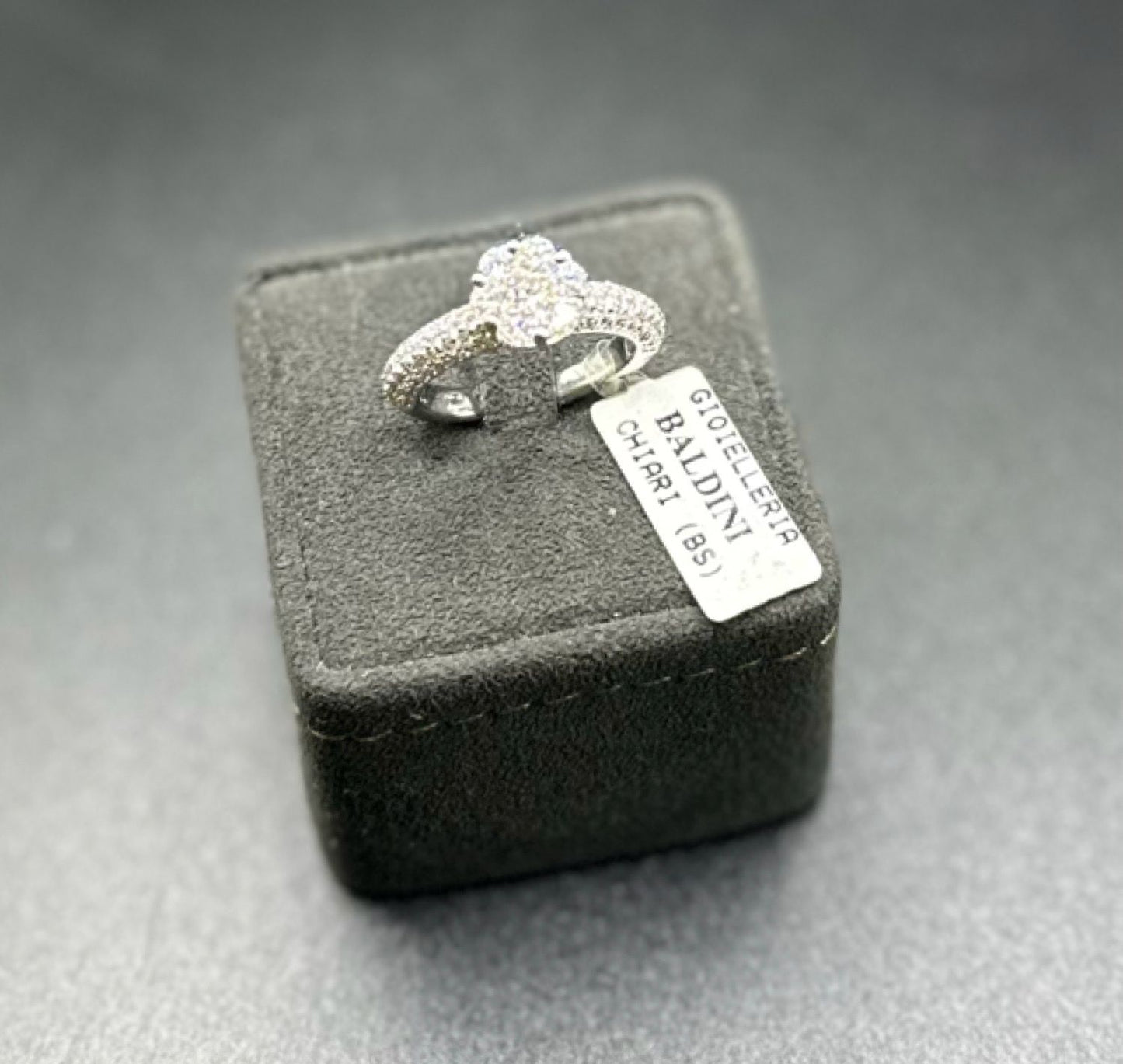 Rosetta con pavé